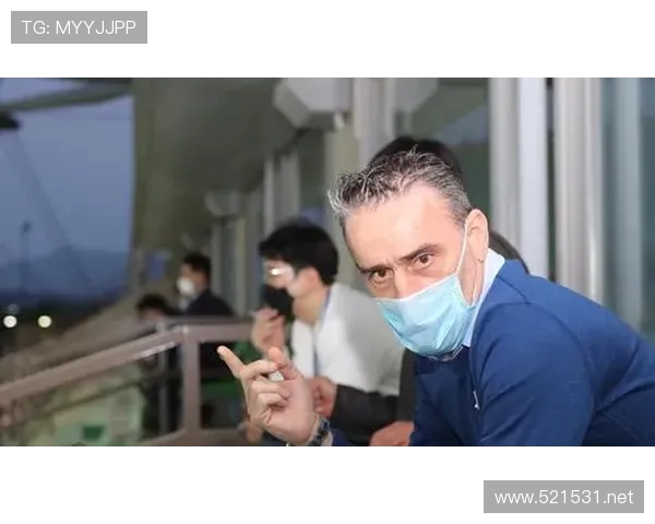 济州赛场观众闯入扔水瓶引风波官方道歉承诺加强安保严惩危险行为